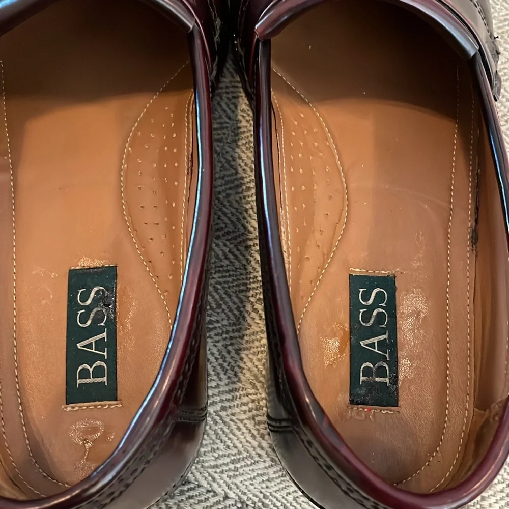 Bass Nelson burgundy tassel loafers size 10.5 D